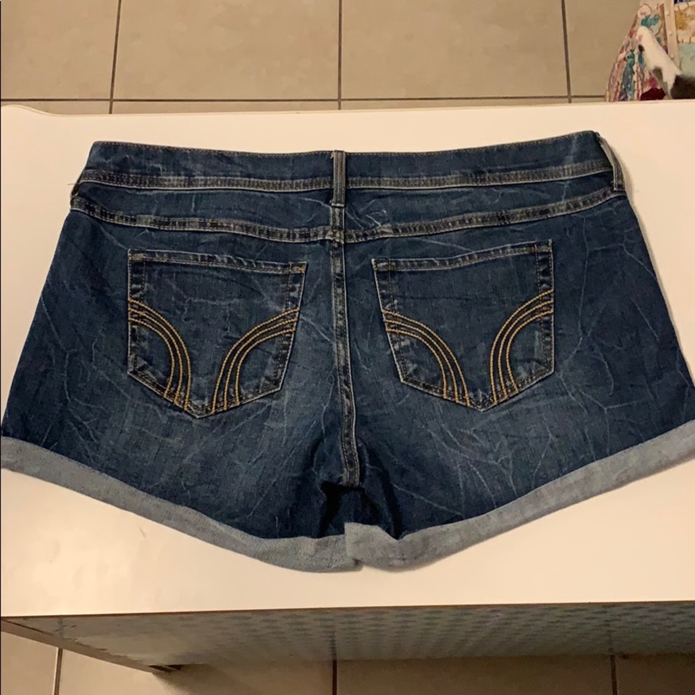 Hollister Midi Jean Shorts Size 31/13 NWOT